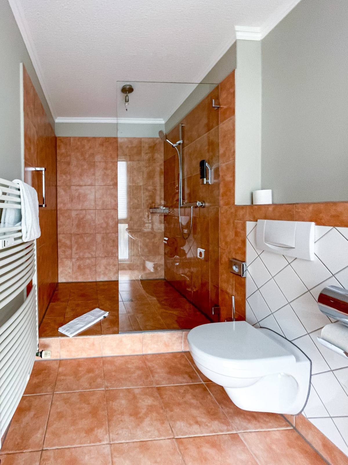 Comfort double room with XXL-Shower
